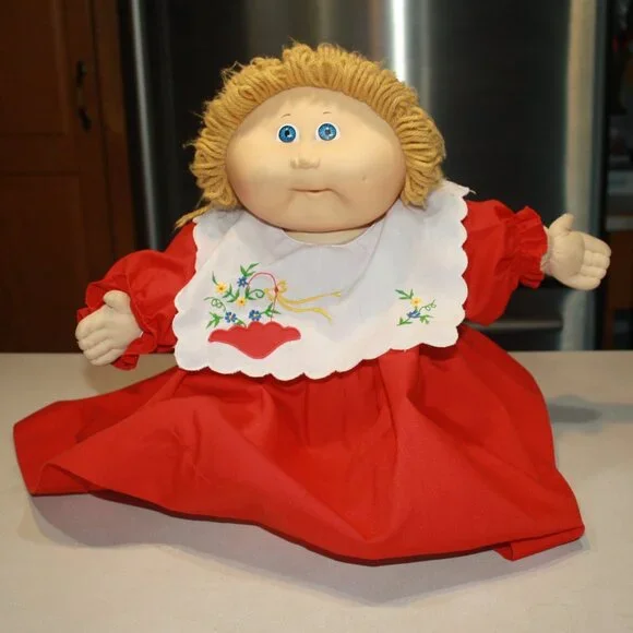 Cabbage Patch Kid and her Cabbage Patch Cat - Picture 2 of 8